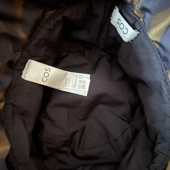 Cos tiger printed padded bucket hat in size XS/S - Picture 5 of 6